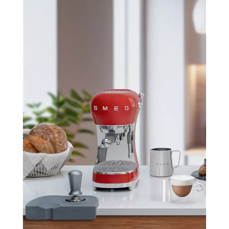 Smeg ECF02RDEU 50's Style handmatige espressomachine 1.1 L rood