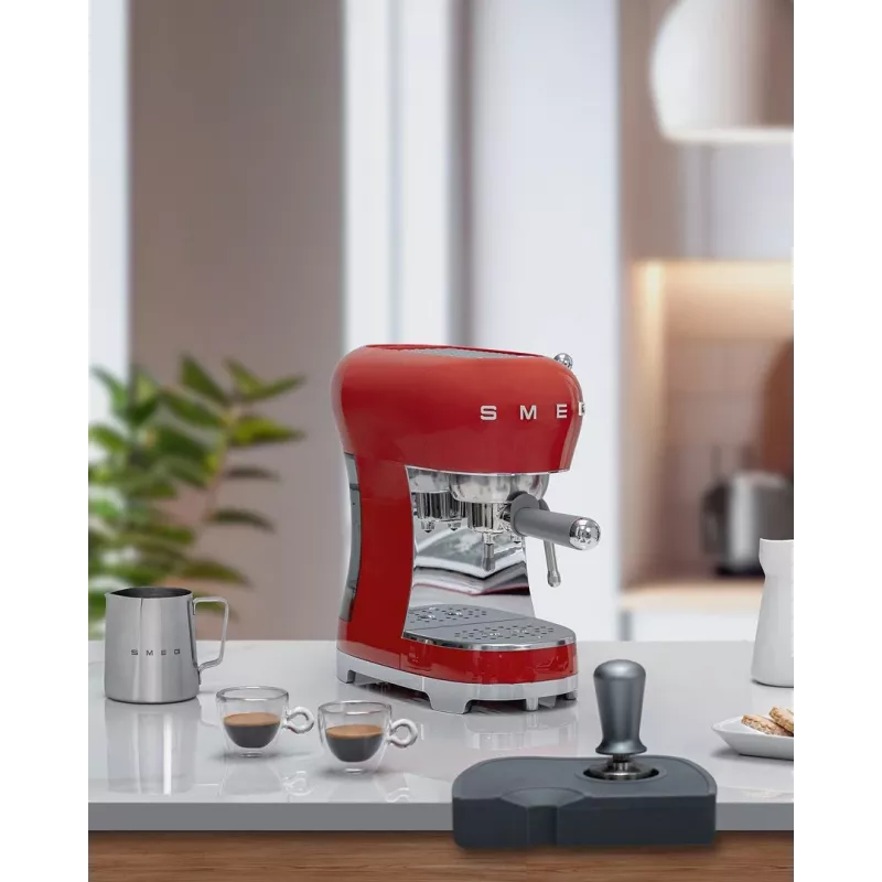 Smeg ECF02RDEU 50's Style handmatige espressomachine 1.1 L rood