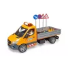 BRUDER 02677 MB Sprinter speelgoedvoertuig gemeentedienst met licht- en geluidsmodule, incl. chauffeur en accessoires, oranje