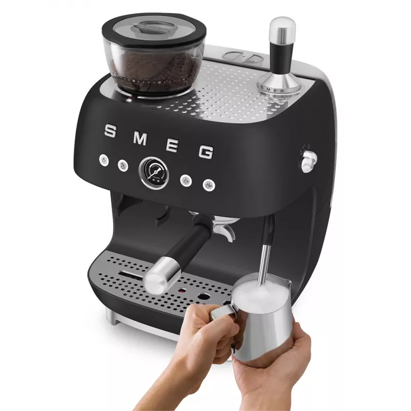 Smeg EGF03BLMEU espressomachine met bonenmaler, 1650 W, zwart
