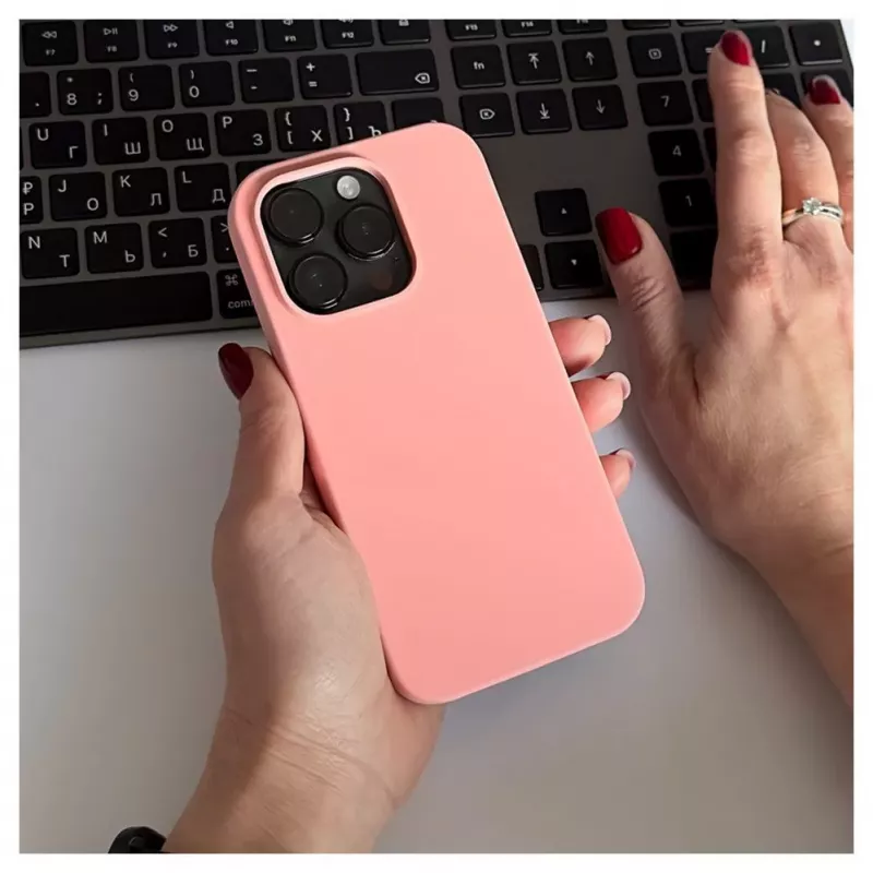 Evelatus Apple iPhone 14 Pro Max 6.7 Premium Soft Touch Silicone Case lichtroze