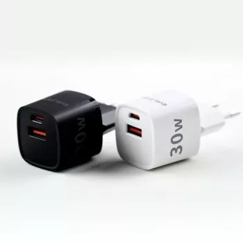 Evelatus USB-A en USB-C 30W Max EU-oplader wit