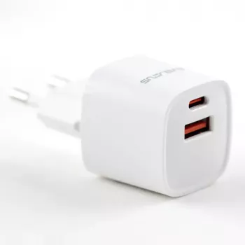 Evelatus USB-A en USB-C 30W Max EU-oplader wit