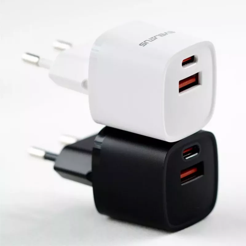 Evelatus USB-A en USB-C 30W Max EU-oplader zwart