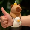 LEAN TOYS pluche zelfspannende armband gans met capybara