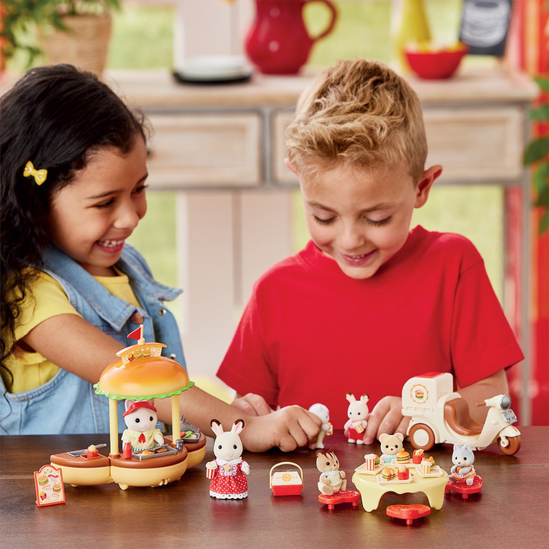 Sylvanian Families mobiele hamburgerkraam met figuur