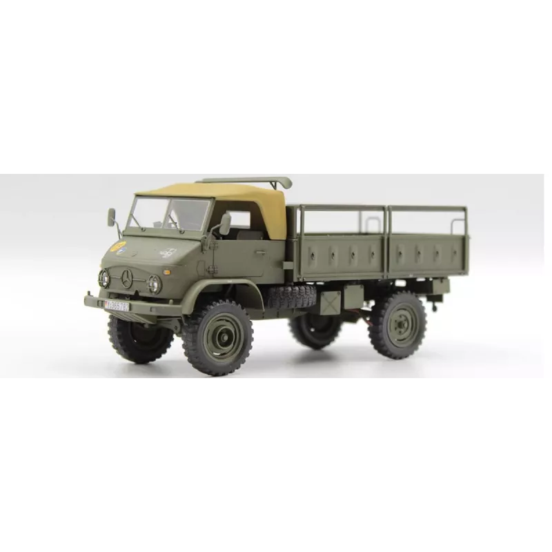 Plastic modelvoertuig UNIMOG 404 S 1/35