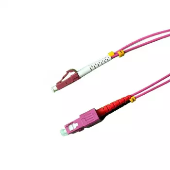 Grafenthal Glasvezelkabel OM4 LC/UPC naar SC/UPC LSZH 3,00m violet
