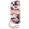 Guess GUHCP13MKCABPI hardcase voor iPhone 13 / 14 / 15 6,1 inch roze camo Strap Collection