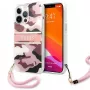Guess Camo Strap Collection Hard Case voor Apple iPhone 13 Pro / iPhone 13, roze