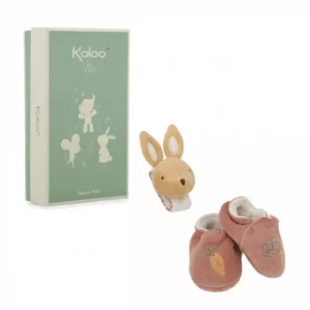 Kaloo 2-in-1 cadeauset konijn (rammelaar + booties) Petites Chansons collectie