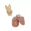 Kaloo 2-in-1 cadeauset konijn (rammelaar + booties) Petites Chansons collectie