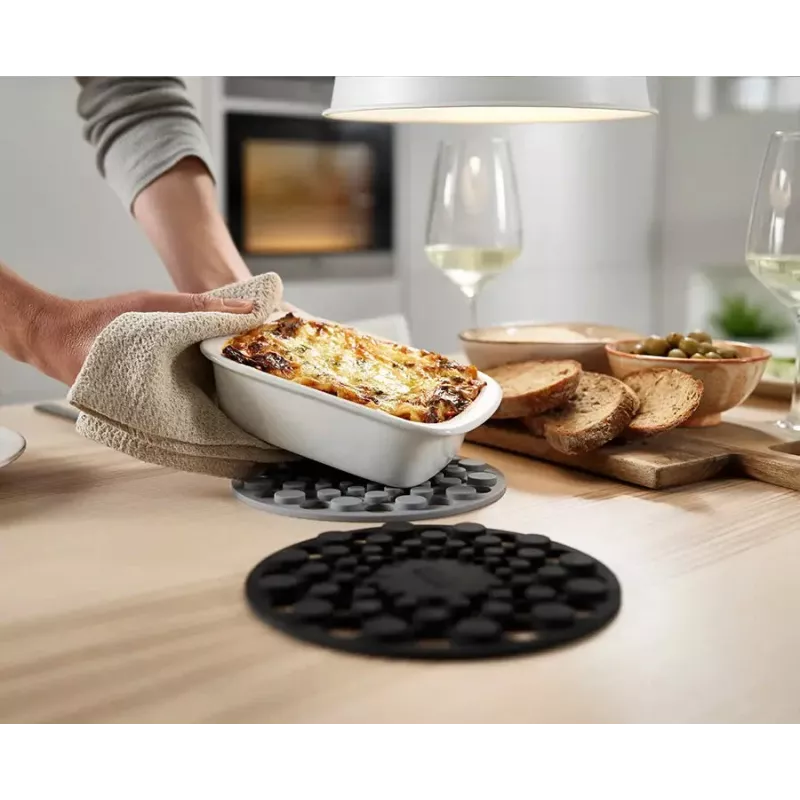 Joseph Joseph Spot-On set met 2 grijze siliconen onderzetters
