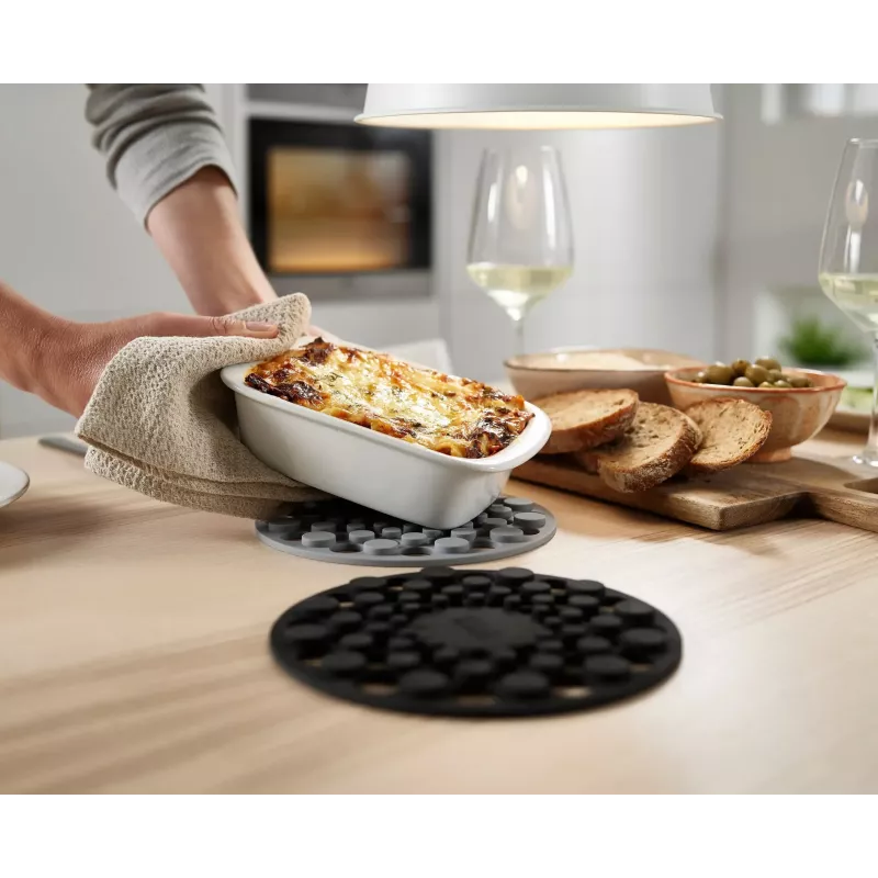 Joseph Joseph Spot-On set met 2 grijze siliconen onderzetters