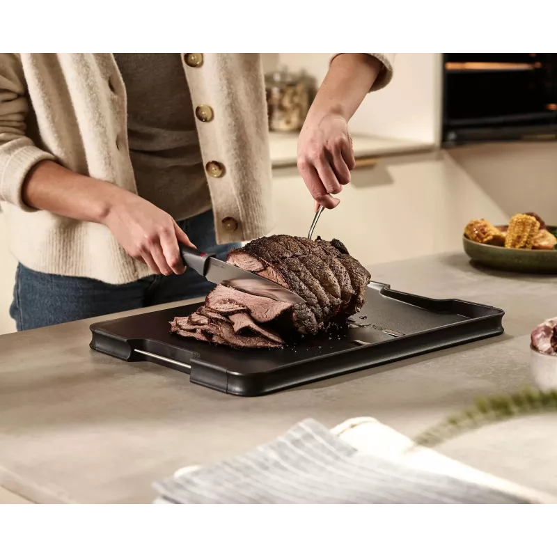 Joseph Joseph Cut&Carve Plus grote zwarte snijplank met geïntegreerde vleeshouderpinnen