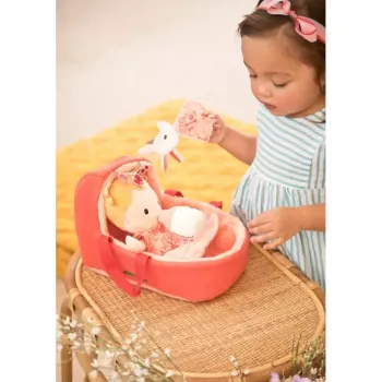 Lilliputiens Lena babypop set met draagmand, knuffeldoekje en melkfles