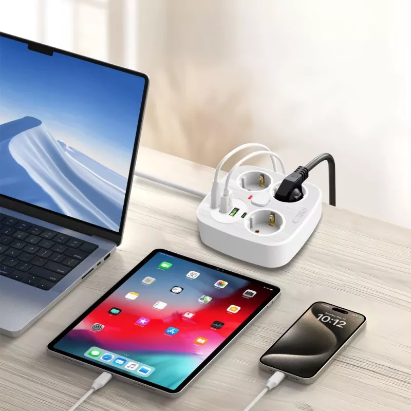 TECH-PROTECT PCS3X4 stekkerdoos 2 USB & 2 Type-C & 3 stopcontacten 200cm wit