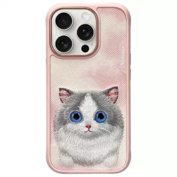 Nimmy Big Eyed Pet 2.0 Cat Case voor Apple iPhone 16 Pro 6,3 inch roze