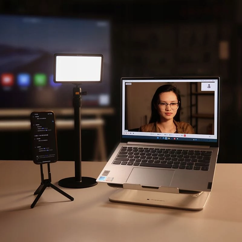 ULANZI K6500 9W RGB LED-videovullicht met magneetbevestiging, Bluetooth app-bediening, OLED-display