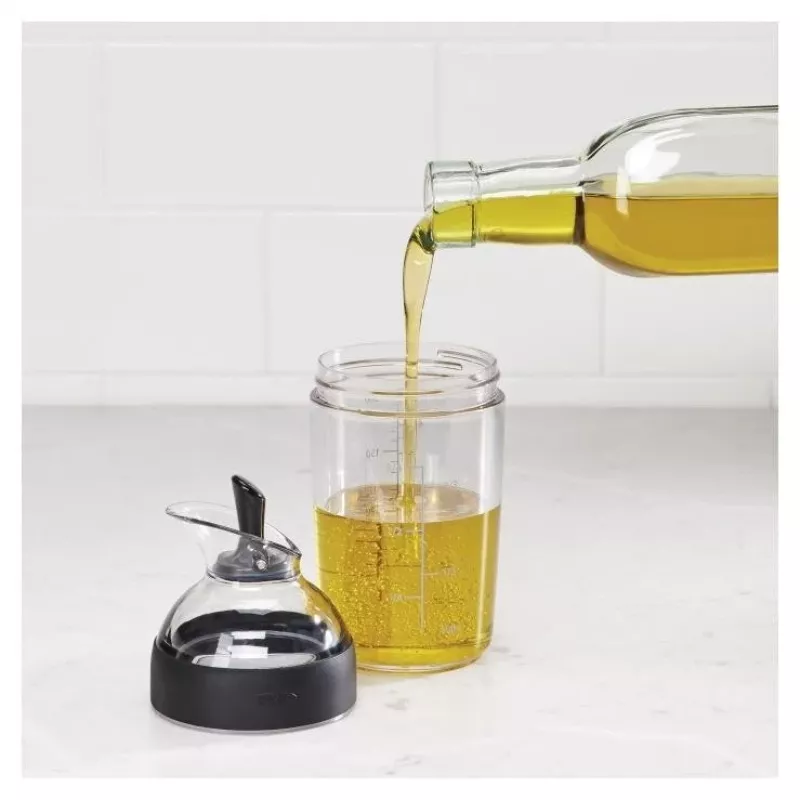 OXO Good Grips saladedressing shaker 236ml zwart