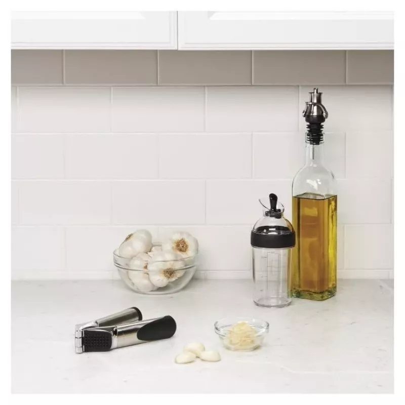 OXO Good Grips saladedressing shaker 236ml zwart