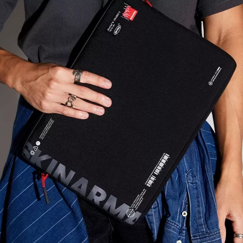 SKINARMA Torba Fardel Laptop Sleeve 14 inch zwart