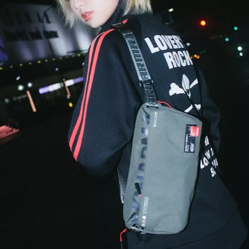 SKINARMA crossbody tas Fardel ivoor