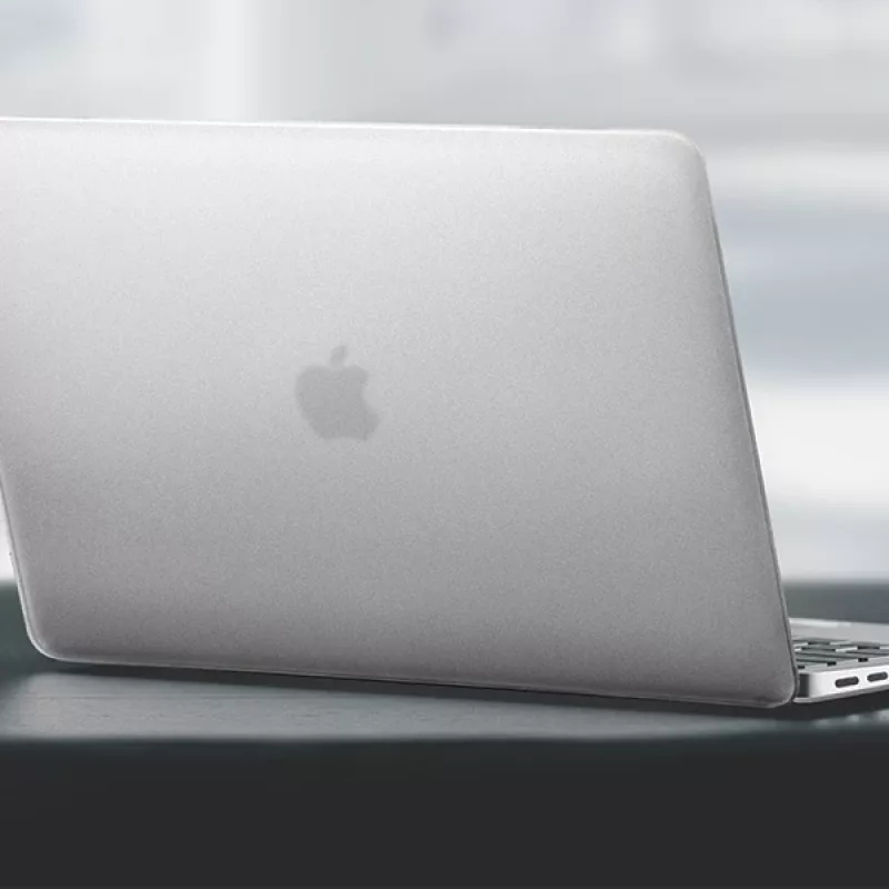 Uniq MacBook Air 13 transparante beschermhoes (Combat Series)