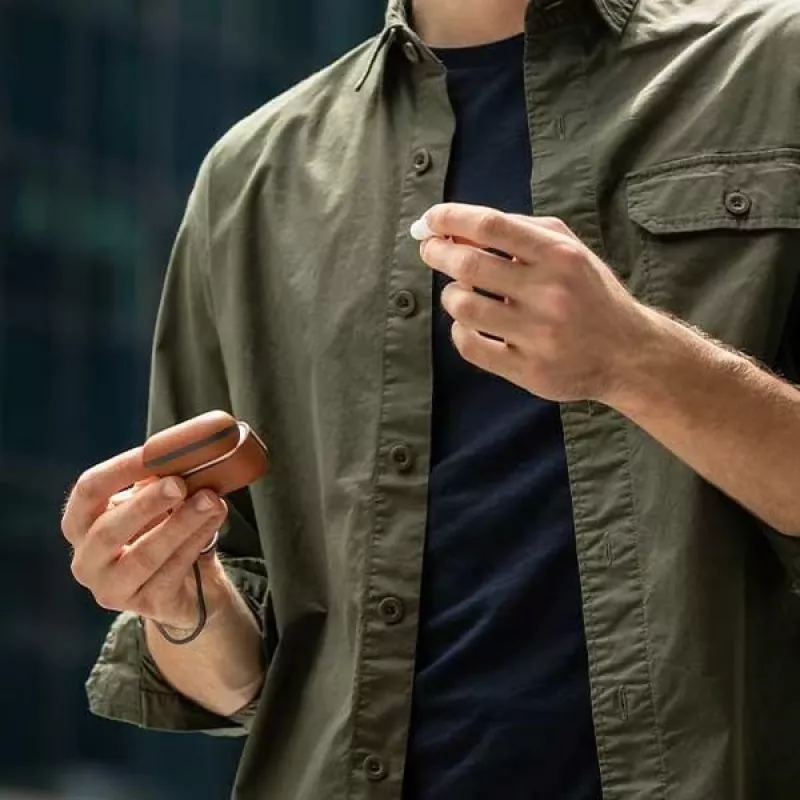 UNIQ Terra Case voor AirPods Pro 2e gen. (2022/2023) - Echt leer, Dallas Black
