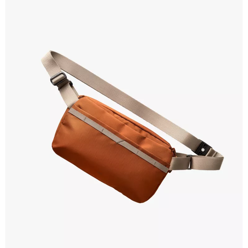 UNIQ Denver Crossbody Bag 5L Kaki