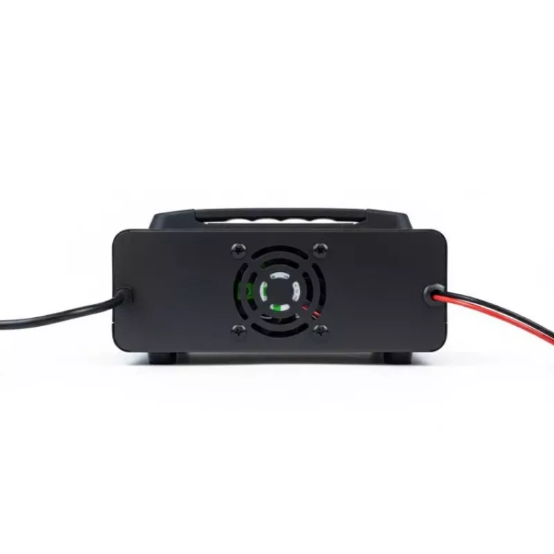 VOLT POLSKA Smart Charger 12V/24V 15A A20 zwart