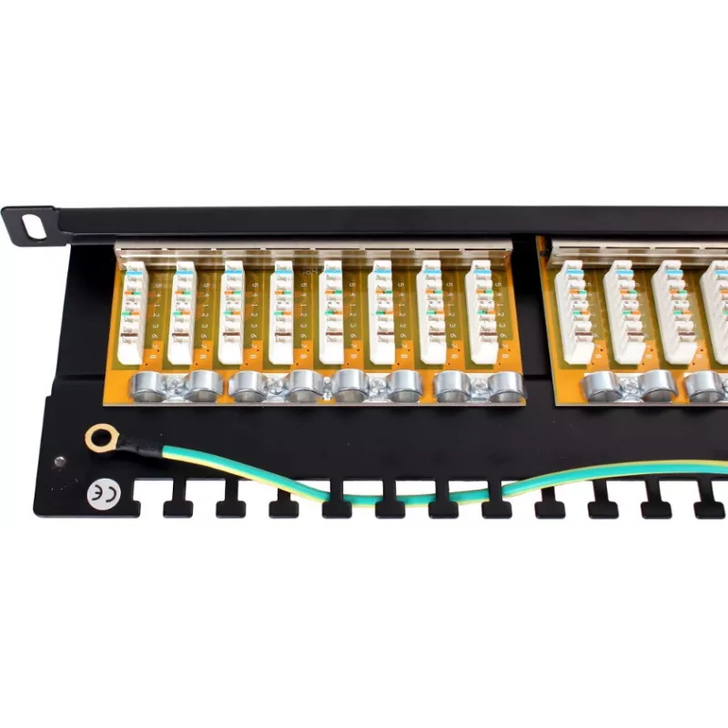 GETFORT PGF-6FTP24-B8 FTP Cat.6 24-poorts patchpanel 0.5U zwart