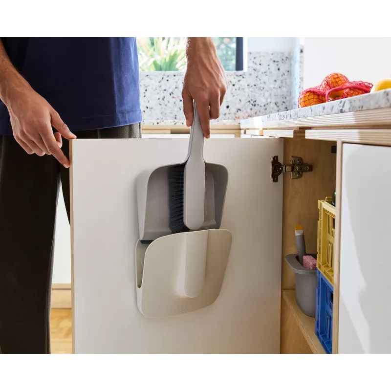 Joseph Joseph CleanTech wandbevestiging veegset met blik en bezem