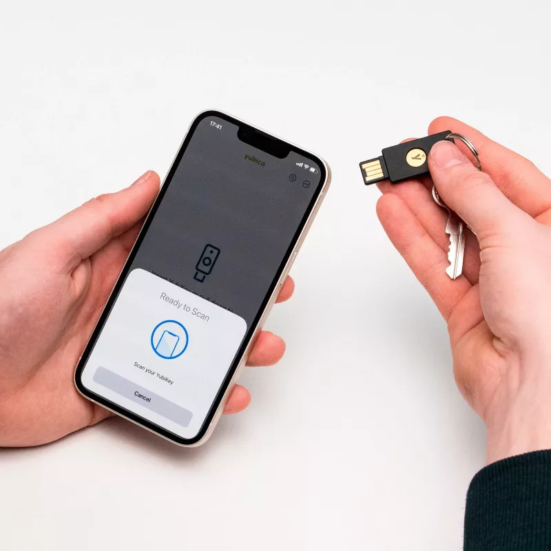 YubiKey 5 NFC beveiligingssleutel 2-pack (zwart/goud, USB-A & NFC)