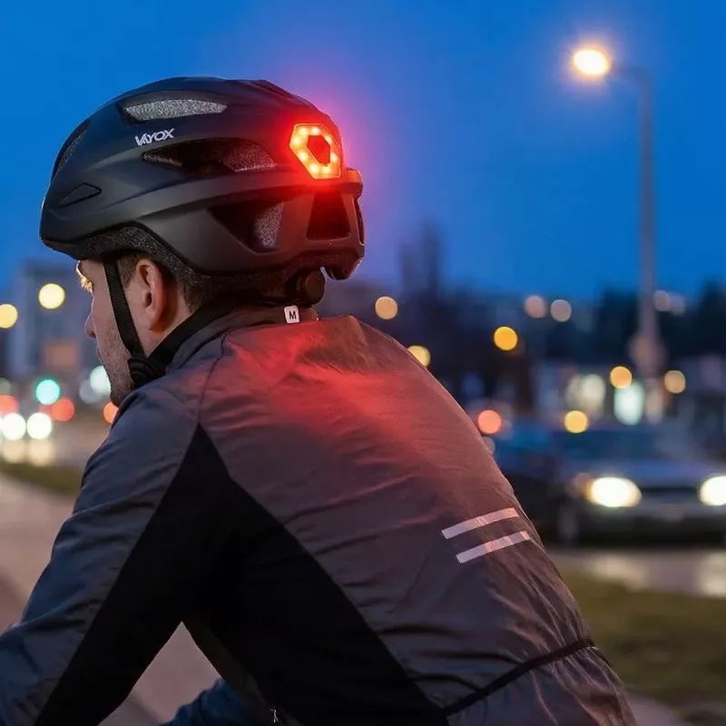 Vayox Kask Active matzwarte fietshelm met LED M