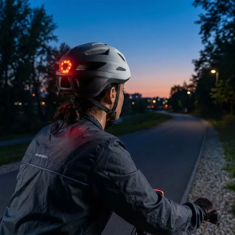 Vayox Active fietshelm met LED-licht, wit-zwart, maat M (54-58 cm)