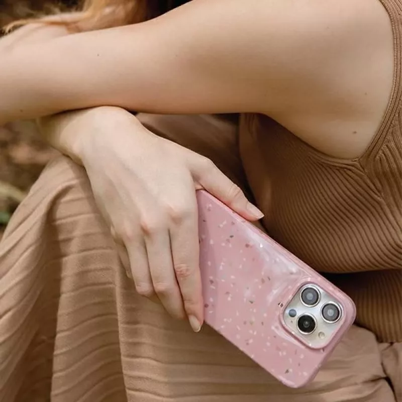 UNIQ Coehl Terrazzo hoes voor iPhone 14 Plus / 15 Plus, koraalroze