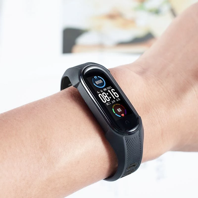 Tech-Protect Armour TPU-rubberen bandje voor Xiaomi Mi Band 7, zwart