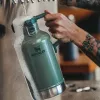STANLEY Easy-Pour Growler Classic bierkan 1,9L groen