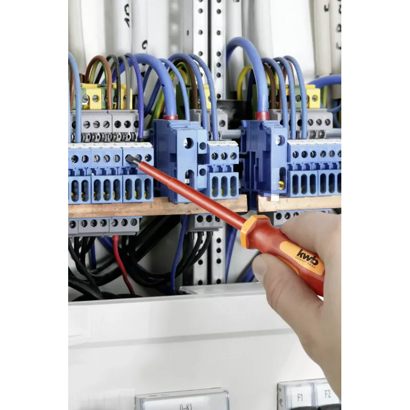 KWB 7-delige schroevendraaierset met spanningstester, chroom-vanadiumstaal, magnetische punten, ergonomische 2-componenten handgreep 140870