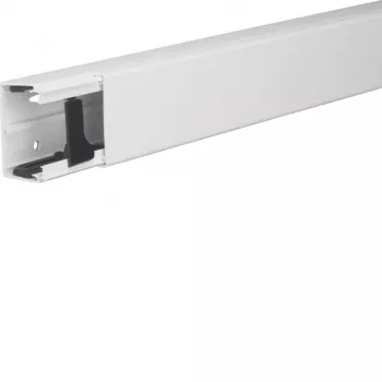 Hager LFE4006009016 weerbestendige UV-bestendige kabelgoot 40x60 mm, 2 m, verkeerswit