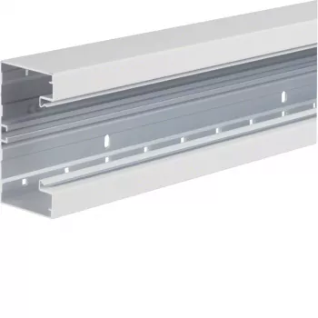 Hager BRA6513019016 Wandkanaalbasis, frontvergrendeling, 65x130 mm, verkeerswit (RAL 9016)