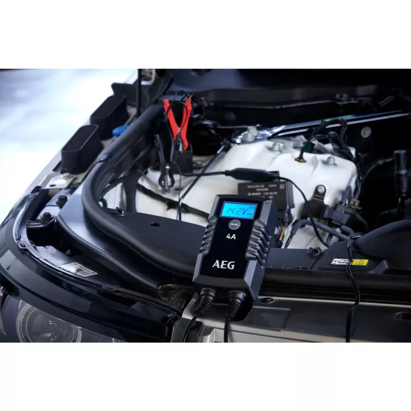 AEG LD4 10616 automatische auto-accuoplader 6V/12V 2A/4A voor lood-zuur, GEL, AGM, MF, Ca/Ca