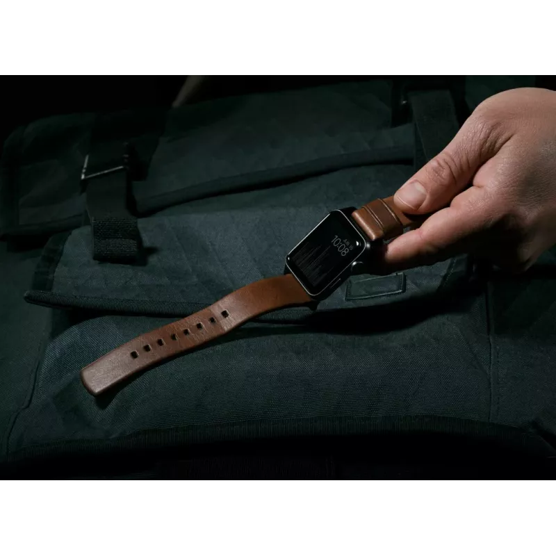 NOMAD Modern Band – Horween leren bandje voor Apple Watch 46mm/49mm (Rustic Brown, zwarte hardware)