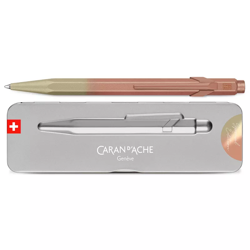 Caran d'Ache 849 balpen Sunstone Pink Claim Your Style 5th Edition medium blauw NM849.588