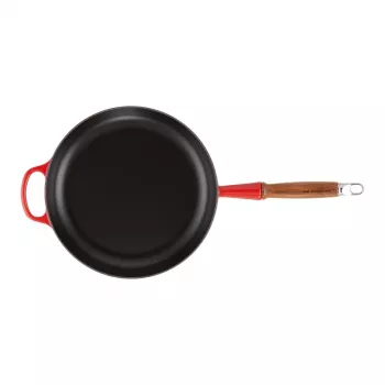 LE CREUSET gietijzeren koekenpan met houten handgreep 28 cm rood