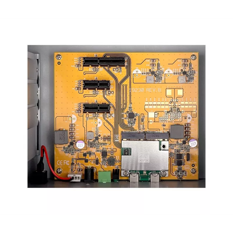 EXSYS Thunderbolt 3 / USB 4 naar 3x PCIe uitbreidingsbox voor korte kaarten (EX-1019)