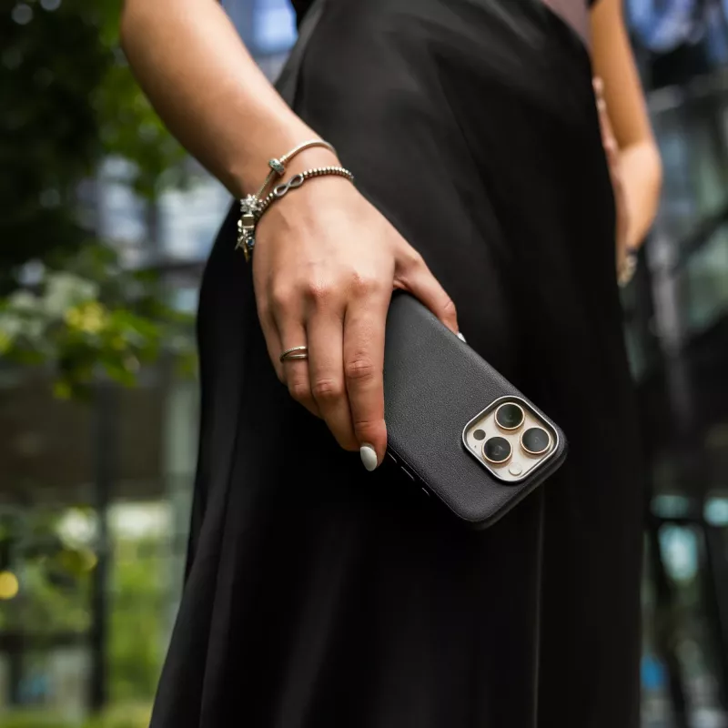 Fixed MagLeather achterkant voor Apple iPhone 17 – leer, zwart