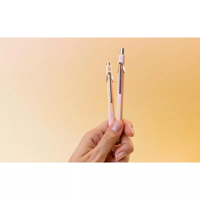 Caran d'Ache HORIZON schrijfset, kleurverloop van pastelgeel tot pastelroze (8490.708)