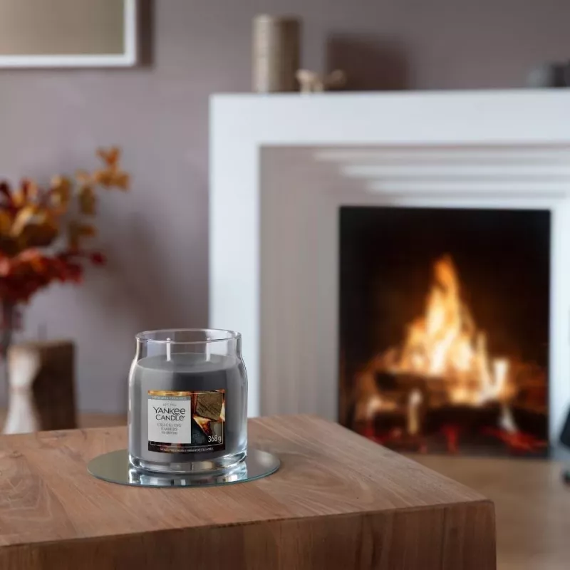 Yankee Candle Crackling Embers kaars, middel